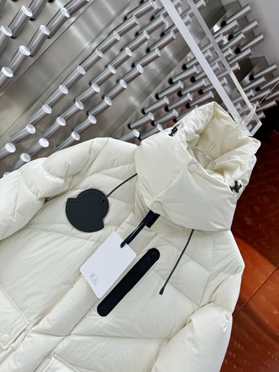 ハイクオリティダウンジャケット背面デザイン